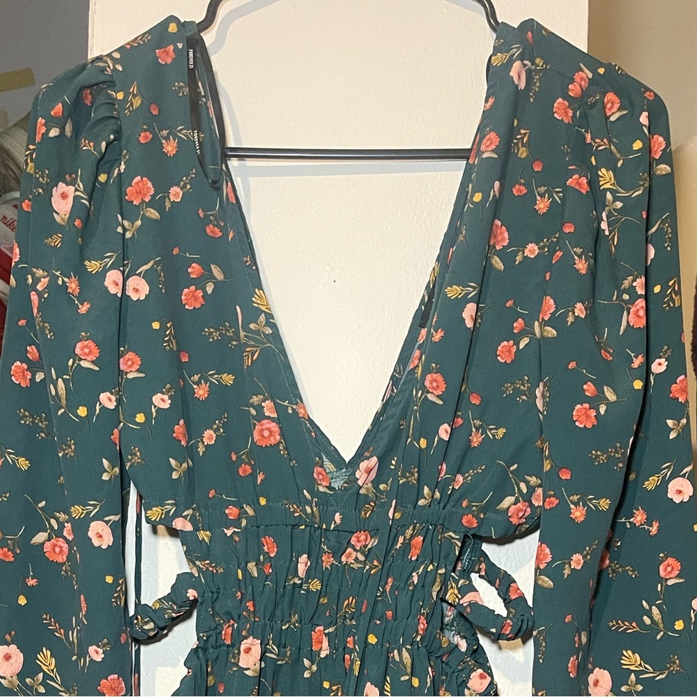 Forever 21 Dark Green/Emerald Floral Long Sleeve Short Dress